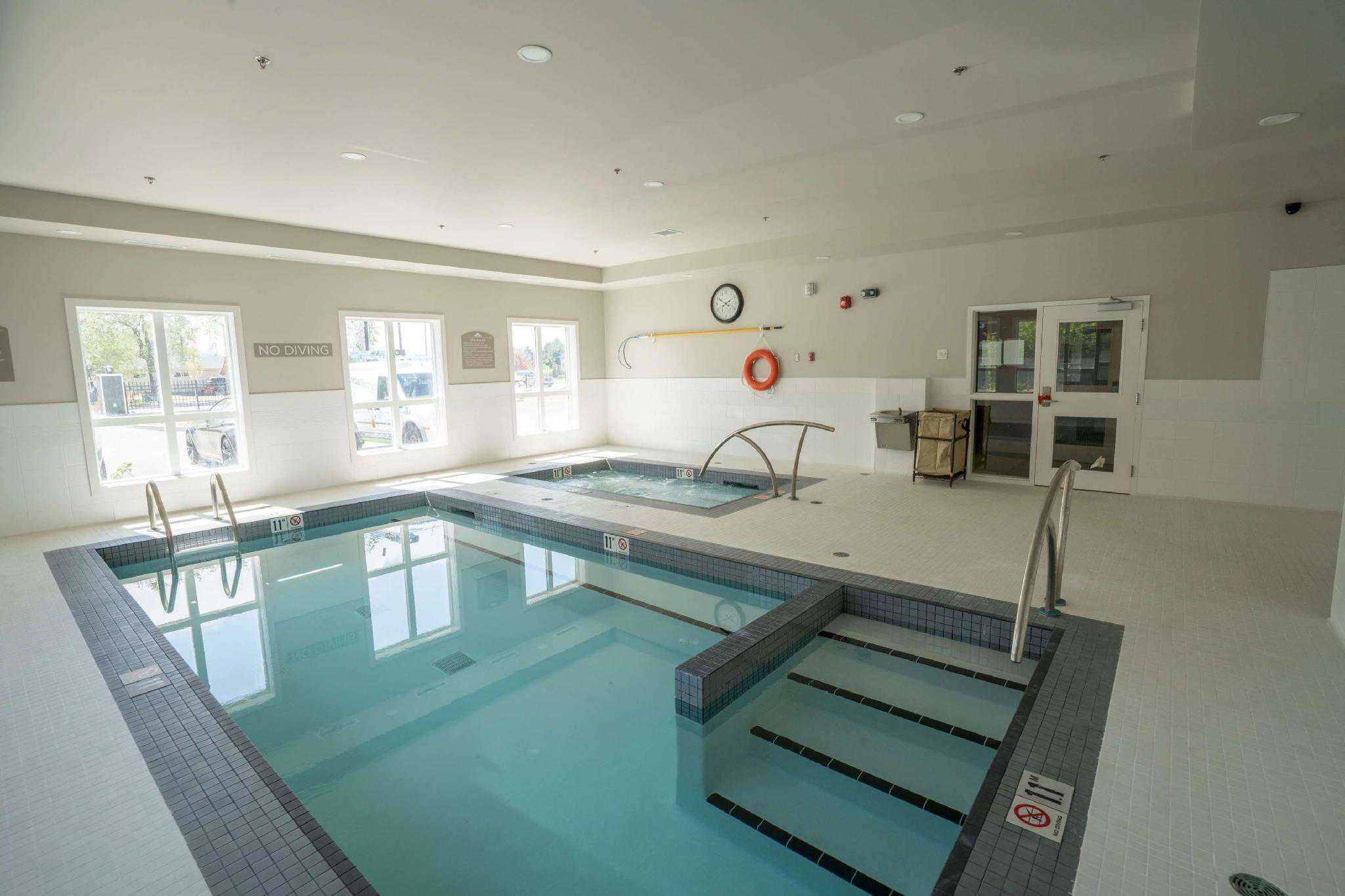 Park Inn By Radisson, Kelowna Bagian luar foto