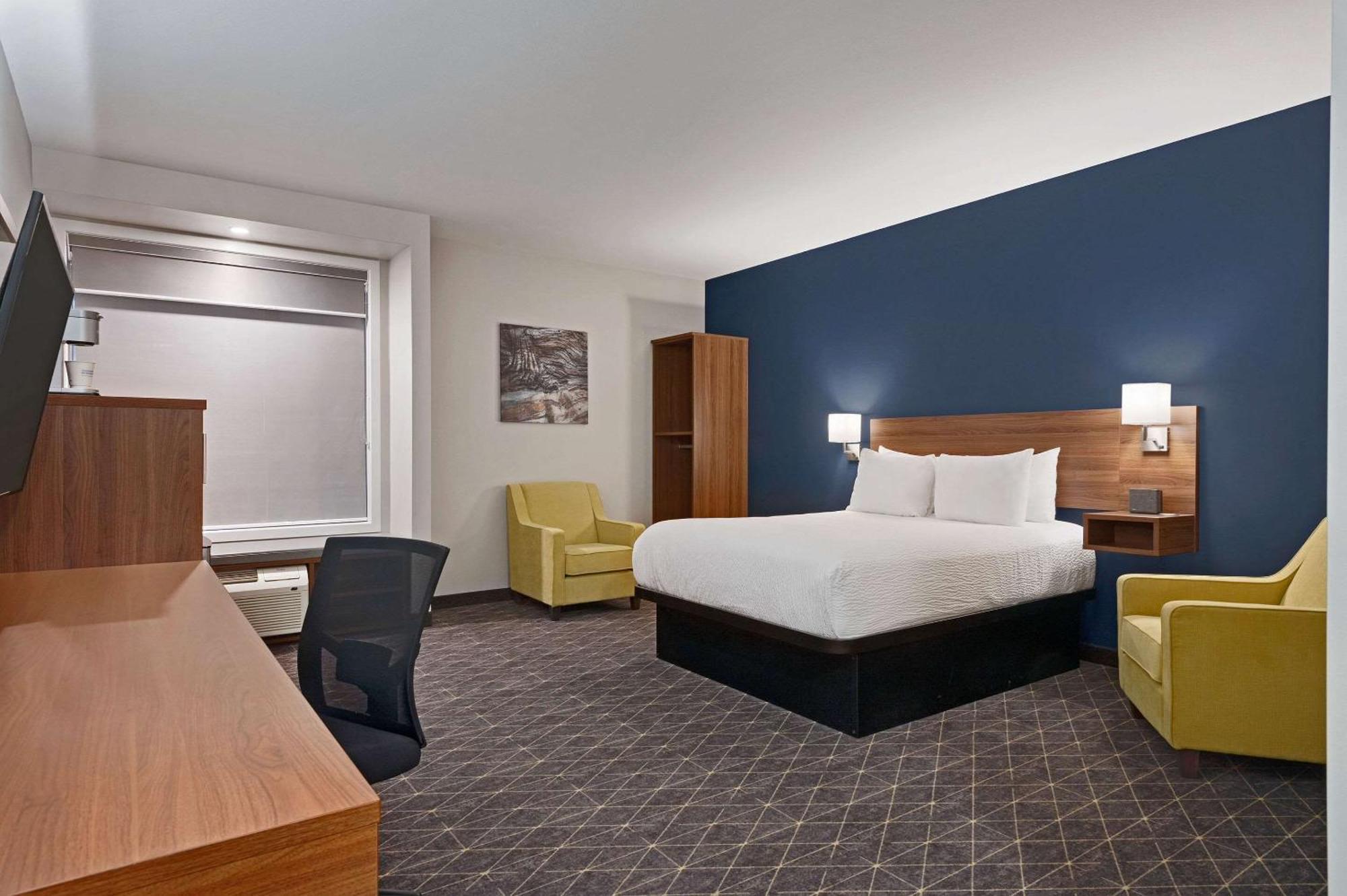 Park Inn By Radisson, Kelowna Bagian luar foto