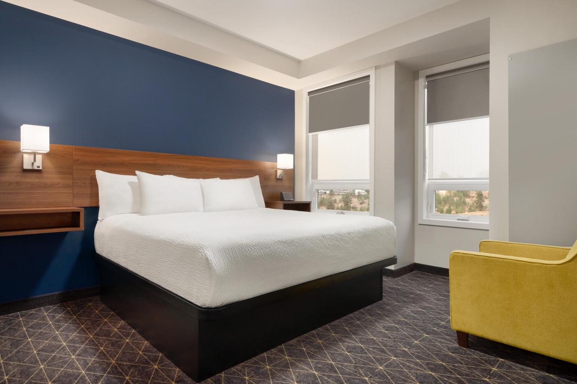 Park Inn By Radisson, Kelowna Bagian luar foto